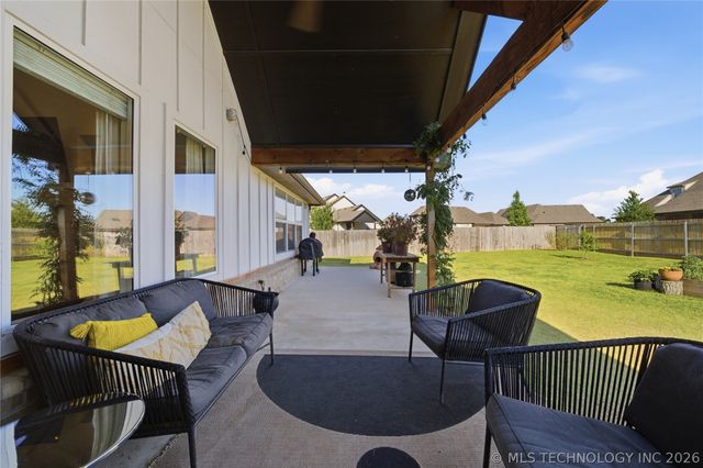 6044 E 127th Street S, Bixby, OK 74008