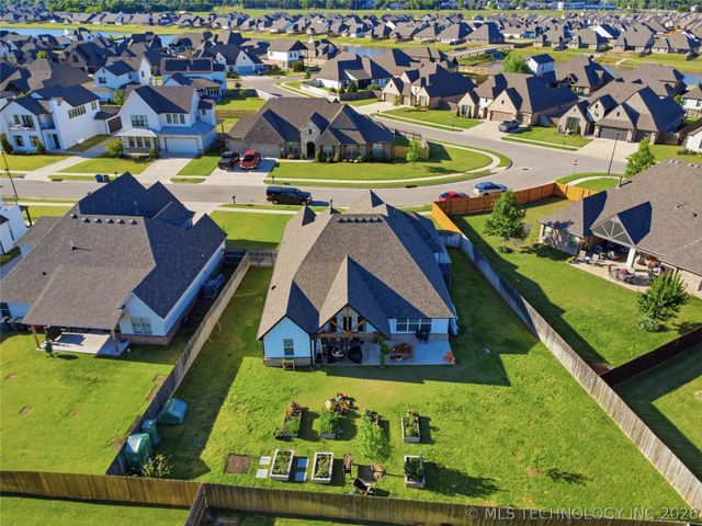 6044 E 127th Street S, Bixby, OK 74008