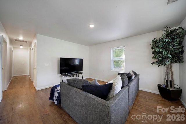 362 Sharpe Street, Mooresville, NC 28115