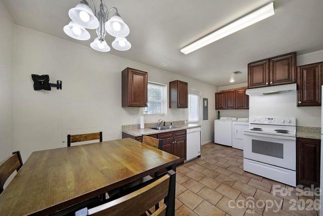 362 Sharpe Street, Mooresville, NC 28115