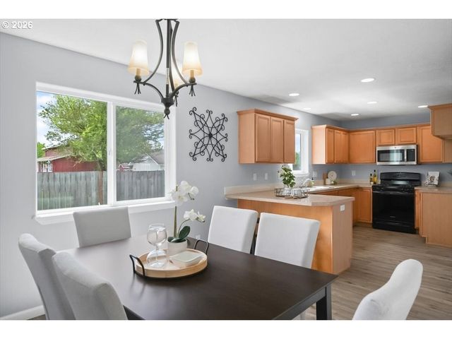 2808 20TH Ave, Albany, OR 97322