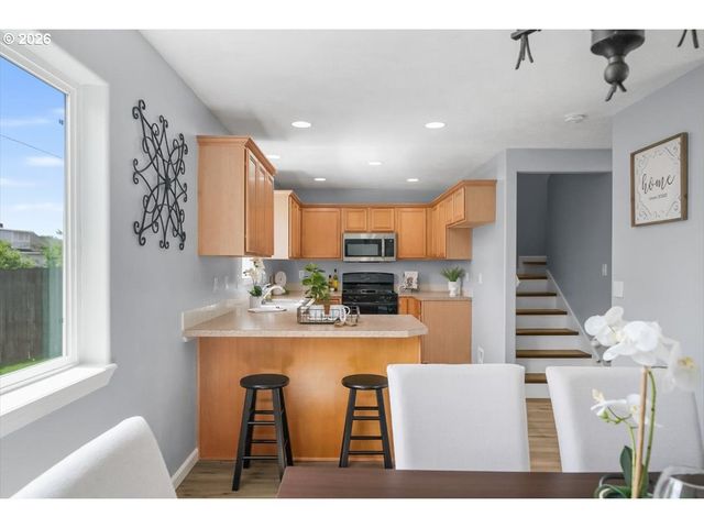 2808 20TH Ave, Albany, OR 97322