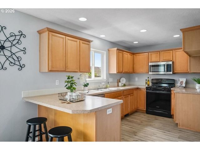 2808 20TH Ave, Albany, OR 97322
