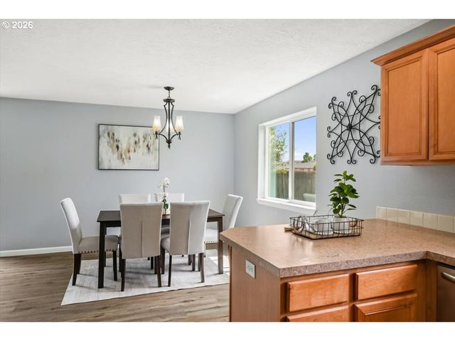 2808 20TH Ave, Albany, OR 97322