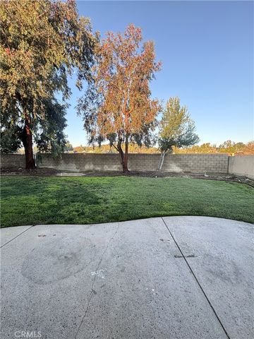 28381 Robin, Saugus, CA 91350