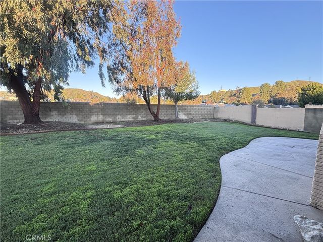 28381 Robin, Saugus, CA 91350