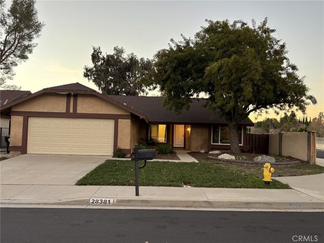 28381 Robin, Saugus, CA 91350