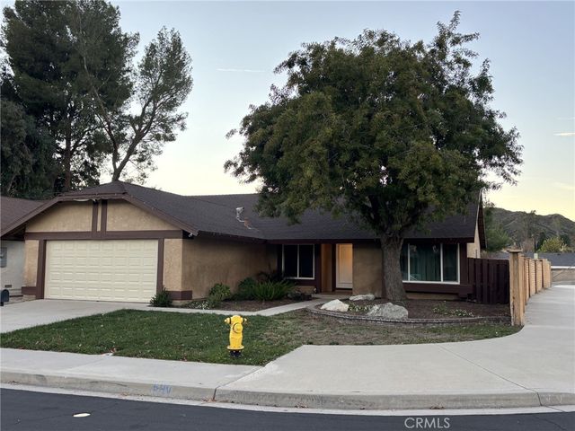 28381 Robin, Saugus, CA 91350