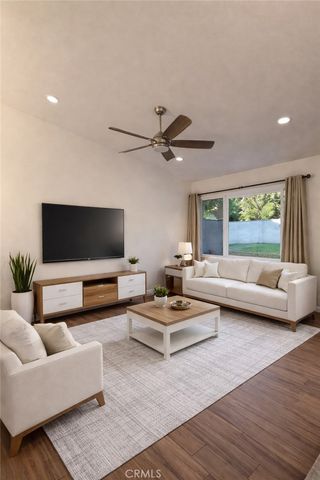 28381 Robin, Saugus, CA 91350