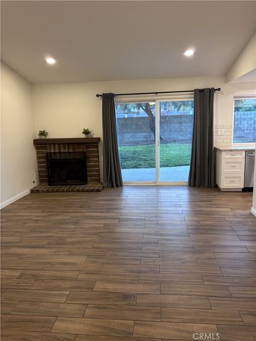 28381 Robin, Saugus, CA 91350