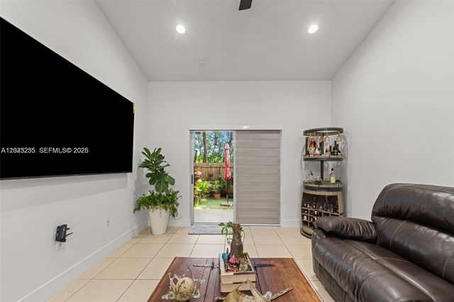 3220 ne 11th dr 1, Homestead, FL 33033