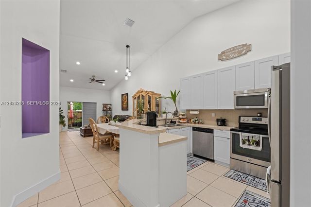 3220 ne 11th dr 1, Homestead, FL 33033
