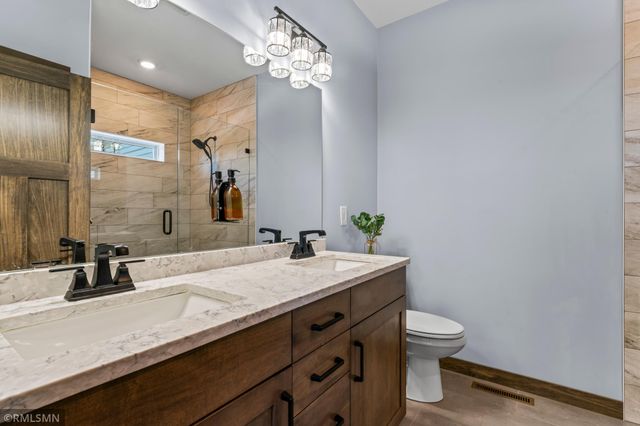 2214 Red Pine Lane SW, Rochester, MN 55902