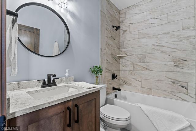 2214 Red Pine Lane SW, Rochester, MN 55902