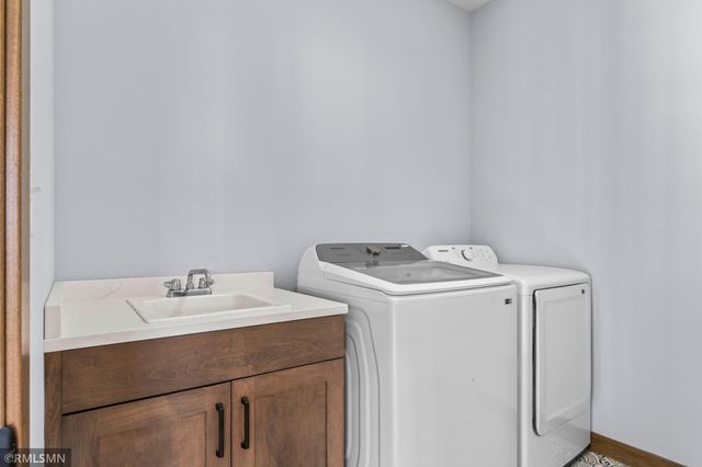 2214 Red Pine Lane SW, Rochester, MN 55902