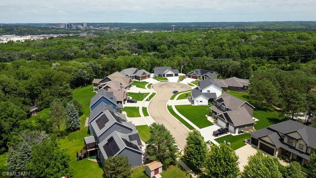 2214 Red Pine Lane SW, Rochester, MN 55902