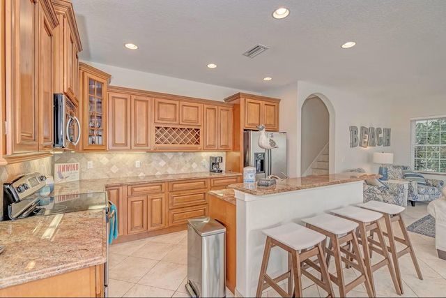 4118 5TH AVENUE, Holmes Beach, FL 34217