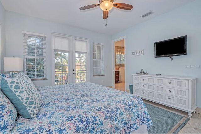 4118 5TH AVENUE, Holmes Beach, FL 34217