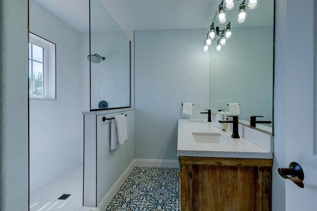 4118 5TH AVENUE, Holmes Beach, FL 34217