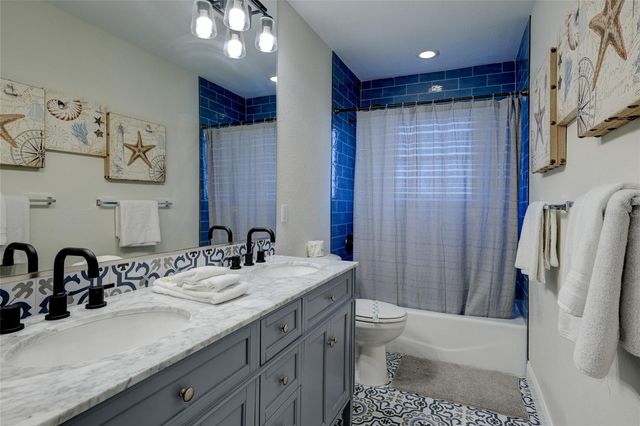 4118 5TH AVENUE, Holmes Beach, FL 34217