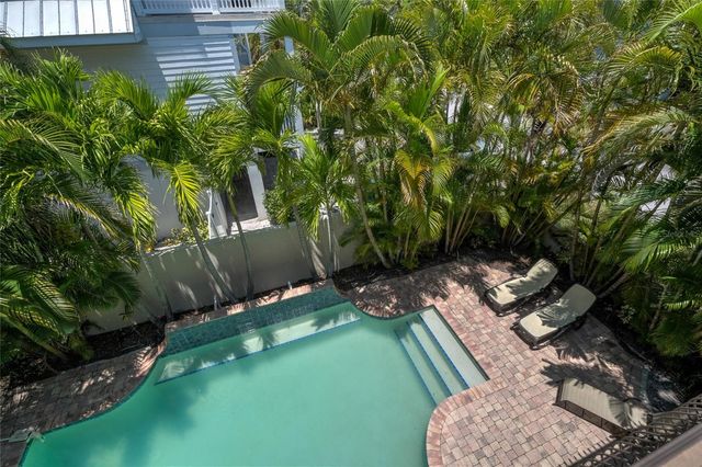 4118 5TH AVENUE, Holmes Beach, FL 34217