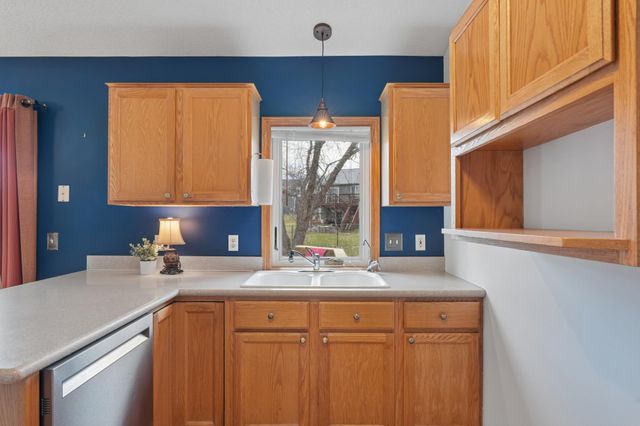 17352 Homestead Trail, Lakeville, MN 55044