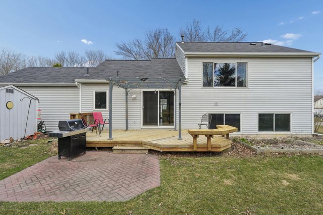 17352 Homestead Trail, Lakeville, MN 55044