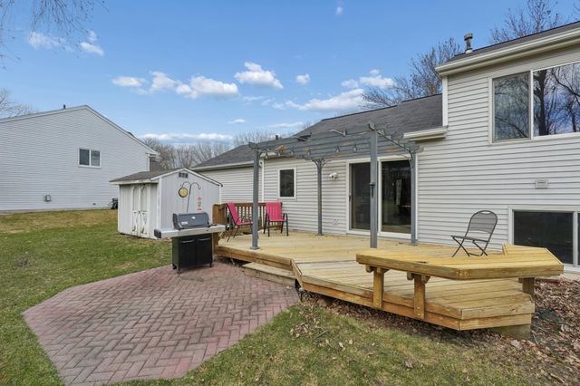 17352 Homestead Trail, Lakeville, MN 55044