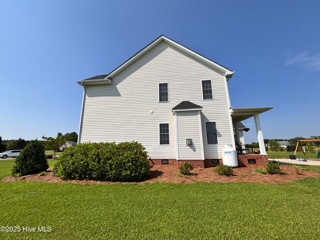 1604 Timberlake Drive, Clinton, NC 28328