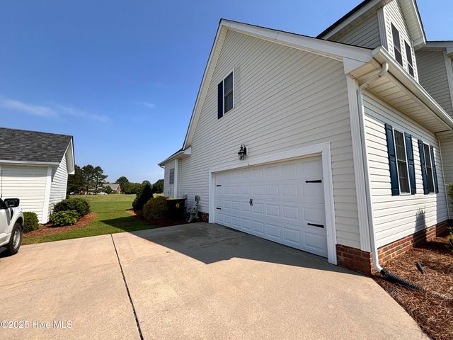 1604 Timberlake Drive, Clinton, NC 28328