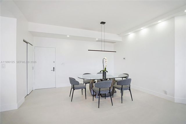 19101 Mystic Pointe Dr 111, Aventura, FL 33180