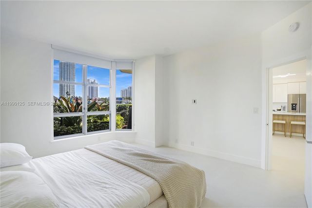 19101 Mystic Pointe Dr 111, Aventura, FL 33180