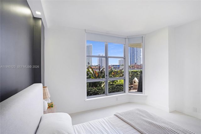 19101 Mystic Pointe Dr 111, Aventura, FL 33180