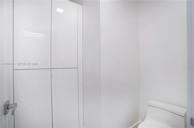 19101 Mystic Pointe Dr 111, Aventura, FL 33180