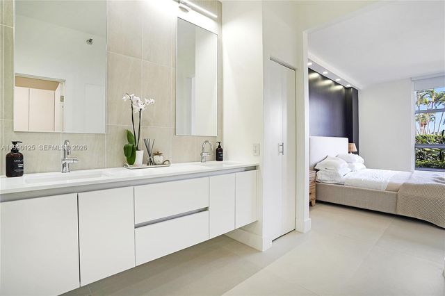 19101 Mystic Pointe Dr 111, Aventura, FL 33180