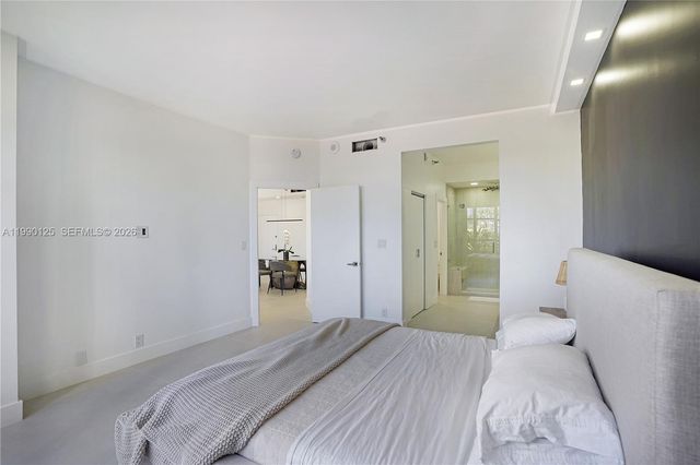 19101 Mystic Pointe Dr 111, Aventura, FL 33180