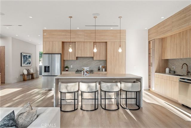 18023 Tiara, Encino, CA 91316