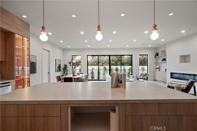 18023 Tiara, Encino, CA 91316