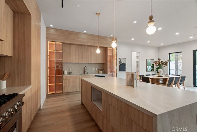 18023 Tiara, Encino, CA 91316