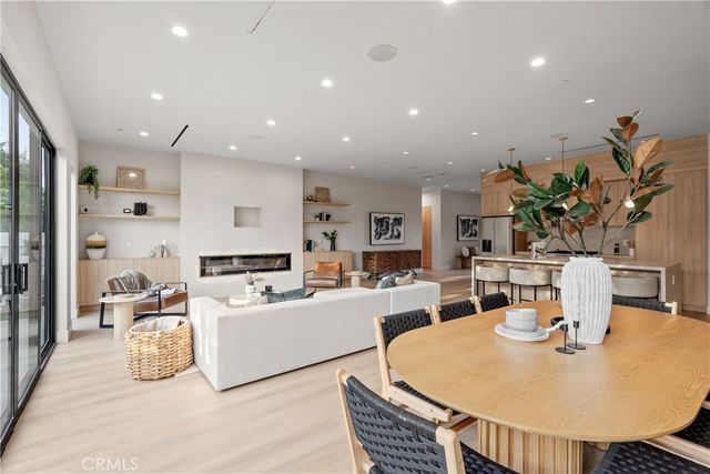 18023 Tiara, Encino, CA 91316