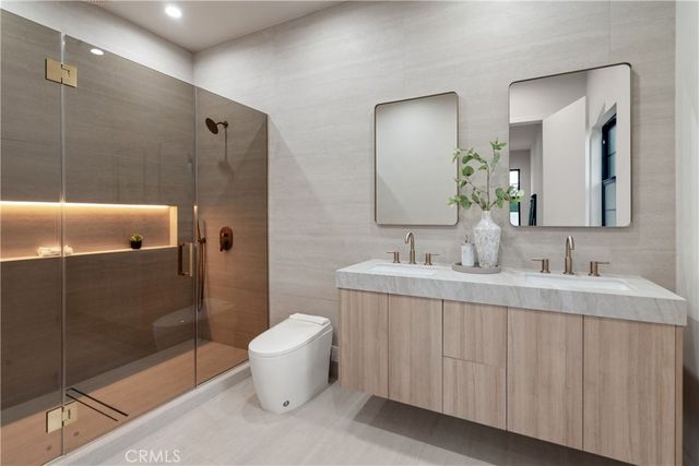 18023 Tiara, Encino, CA 91316
