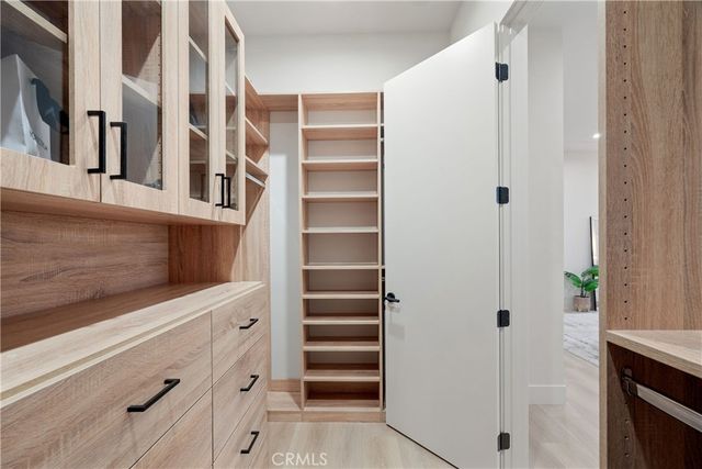 18023 Tiara, Encino, CA 91316