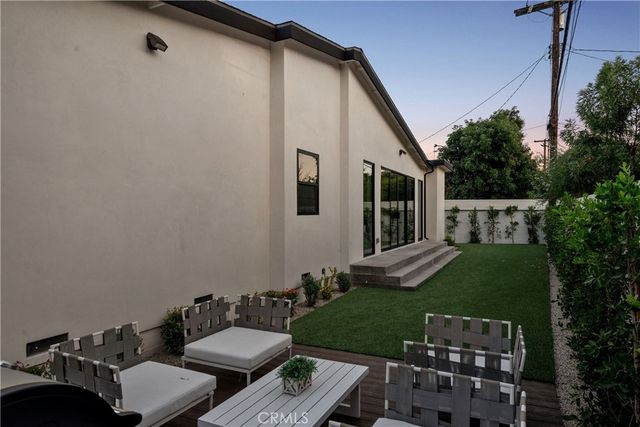 18023 Tiara, Encino, CA 91316