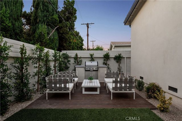 18023 Tiara, Encino, CA 91316