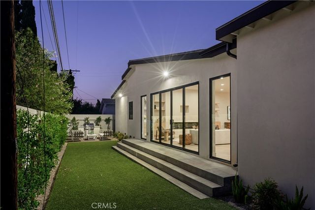 18023 Tiara, Encino, CA 91316