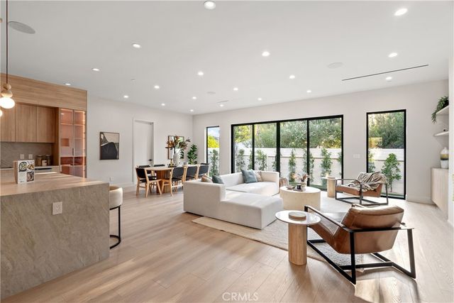 18023 Tiara, Encino, CA 91316
