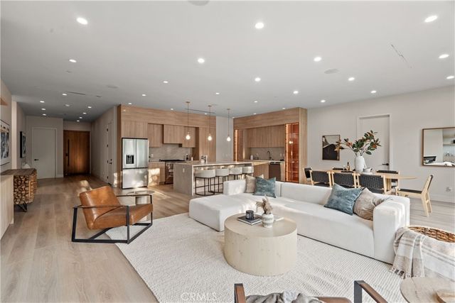 18023 Tiara, Encino, CA 91316