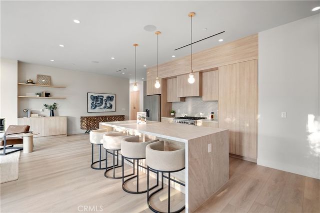 18023 Tiara, Encino, CA 91316