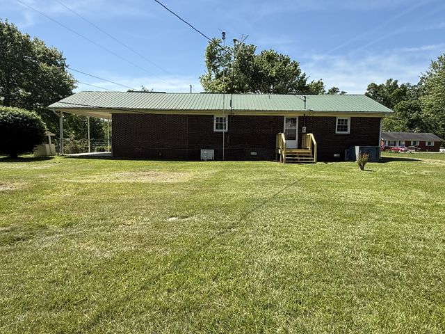 2119 Stevens Dr, Westmoreland, TN 37186