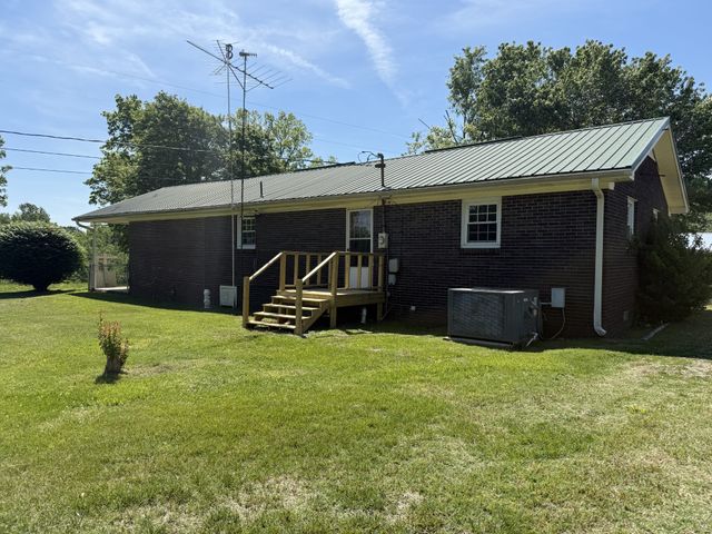 2119 Stevens Dr, Westmoreland, TN 37186